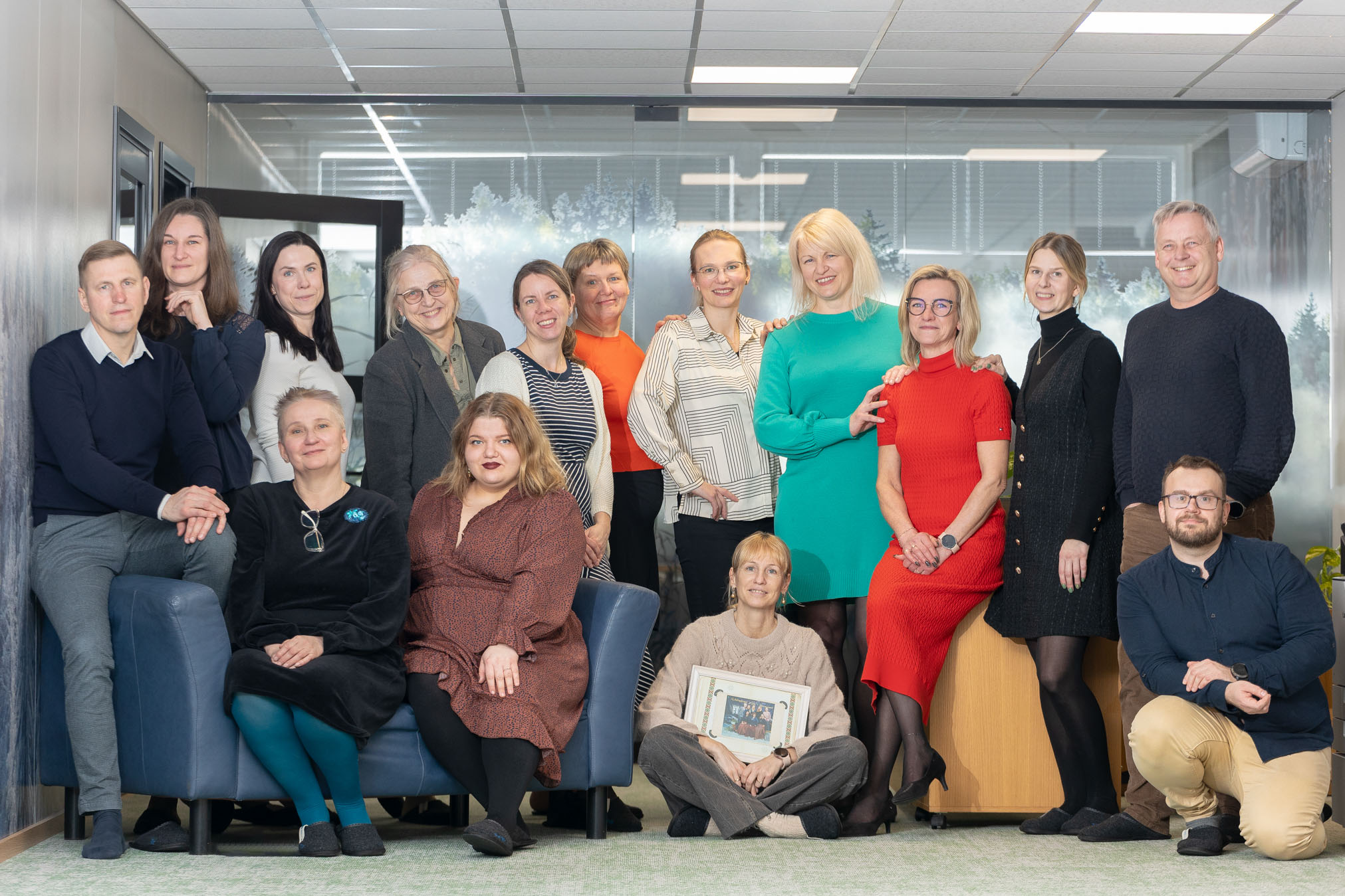Osa Võrumaa arenduskeskuse kollektiivist lahtiste uste päeval uutes ruumides. Fotod: Aigar Nagel